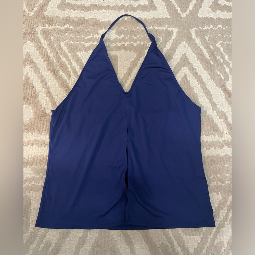 Fabletics Chiara Tank - Open back with peekaboo front openings